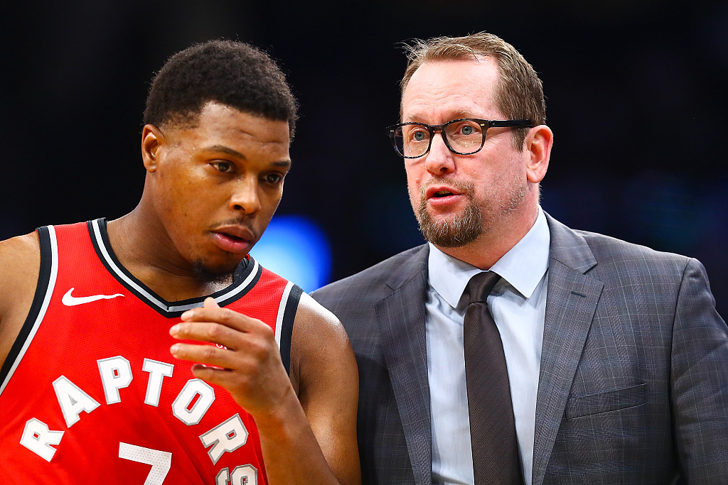 在前场逼抢 在前场逼抢